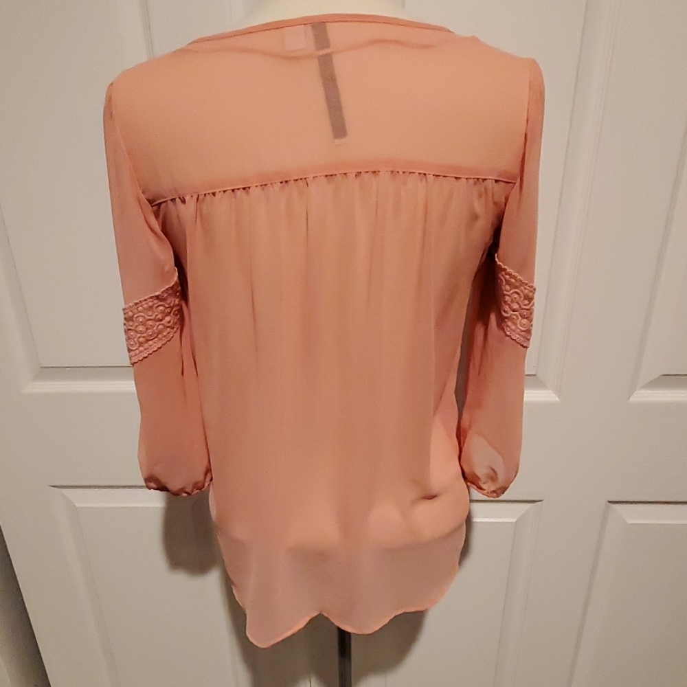 💞Lauren Conrad sheer blouse - Picture 3 of 5